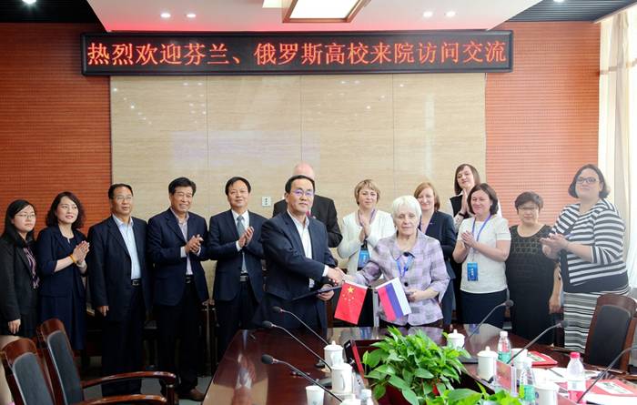 http://www.xianyangzhiyuan.cn/__local/9/A7/56/0F50EBF29571DDA57E7DDB7B063_39E6B753_8F7E9.jpg