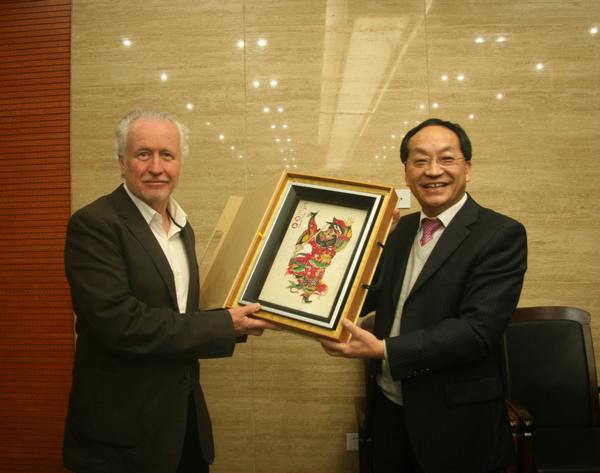 http://news.xianyangzhiyuan.cn/__local/9/AE/C0/70E49F962A01253D4302C445F5C_FFA7E2C4_B877.jpg