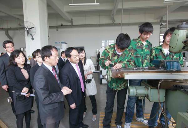 http://www.xianyangzhiyuan.cn/__local/F/DF/03/D88BECDB34D5A03B0822B16E968_2EEC2EBB_19FD0.jpg