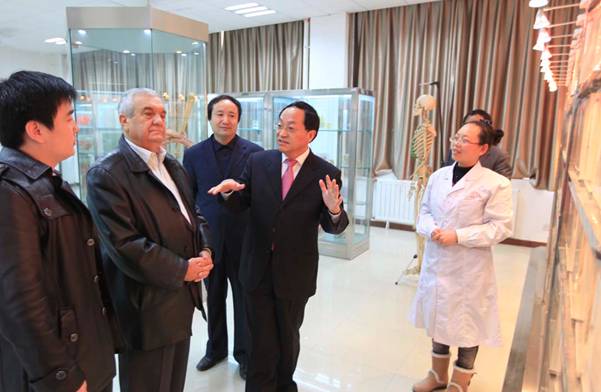 http://news.xianyangzhiyuan.cn/__local/6/E5/B5/6B27FD09E943214358D0702BFE1_6762486B_176F5.jpg